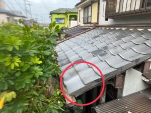 大阪府和泉市にて雨漏り修理　施工中の様子