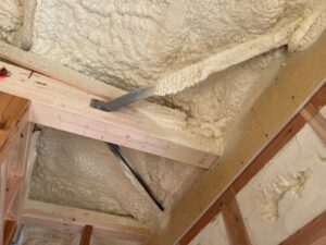 雨漏りによる断熱材の劣化リスクと補修方法を徹底解説