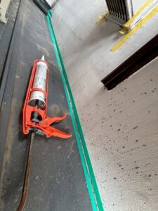 雨漏り修理 取り合い シール処理前