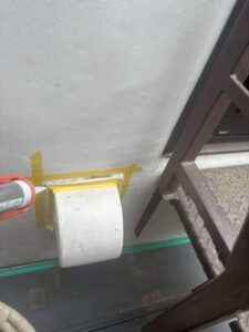 雨漏り修理 換気ダクト シール処理中