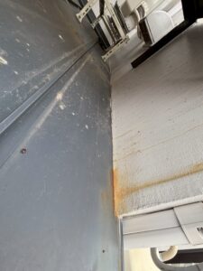 雨漏り修理 取り合い シール処理前