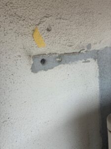 雨漏り発生部外壁クラック補修工事 施工前