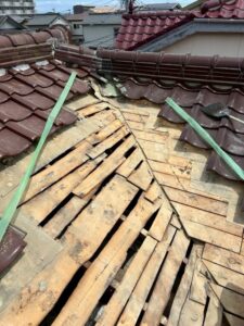 雨漏り修理〈瓦補修〉下地の状態