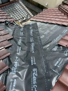 雨漏り修理〈瓦補修〉ルーフィングシート設置