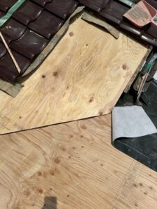 雨漏り修理〈瓦補修〉下地の状態