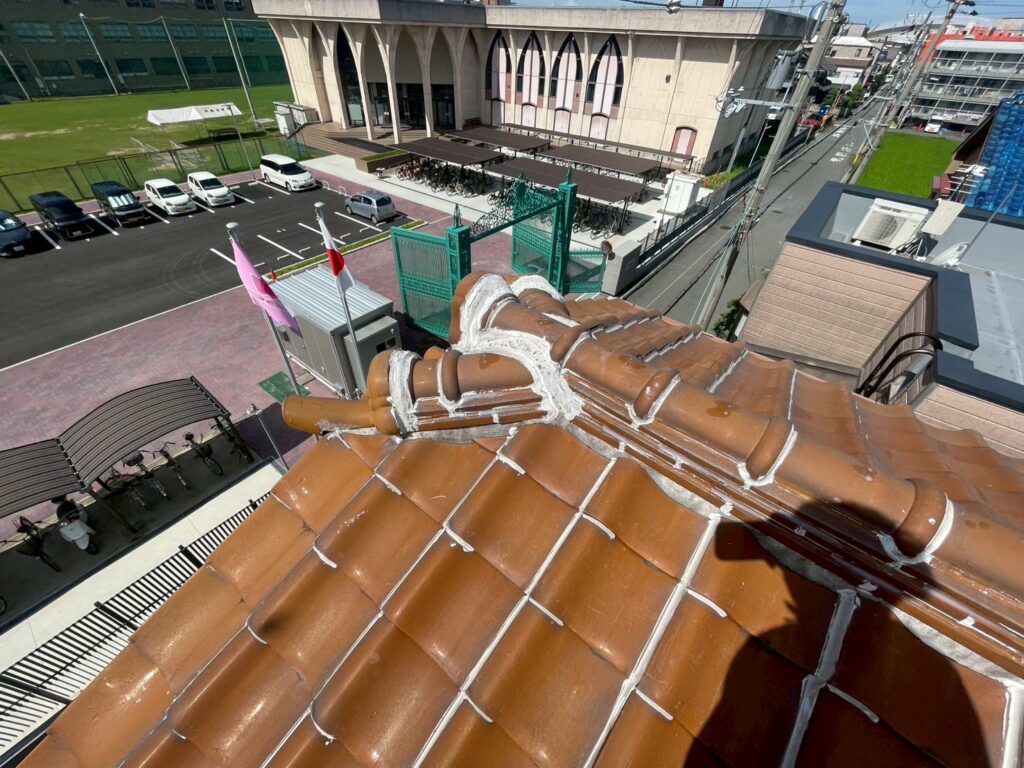 東大阪市にて雨漏り修理〈瓦屋根の漆喰からの雨漏り・漆喰打ち替え工事〉 施工後