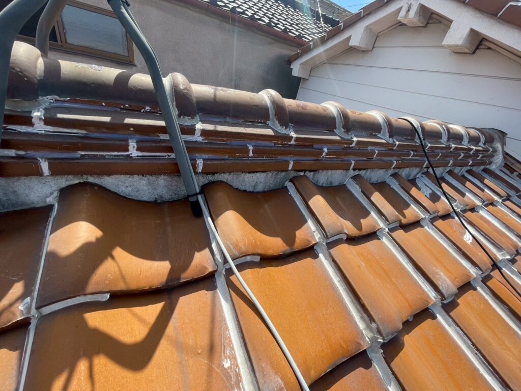 東大阪市にて雨漏り修理〈瓦屋根の漆喰からの雨漏り・漆喰打ち替え工事〉 施工後