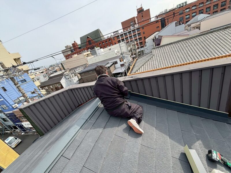 奈良市千代ヶ丘のご住宅にて雨漏り修理工事〈雨押さえ板金の設置〉 施工後
