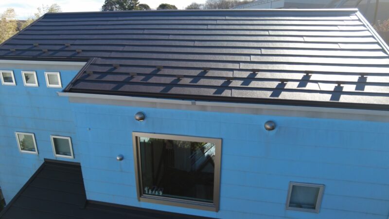 横浜市にて天窓からの雨漏り修理〈スーパーガルテクトを使用した屋根葺き替え〉 施工後