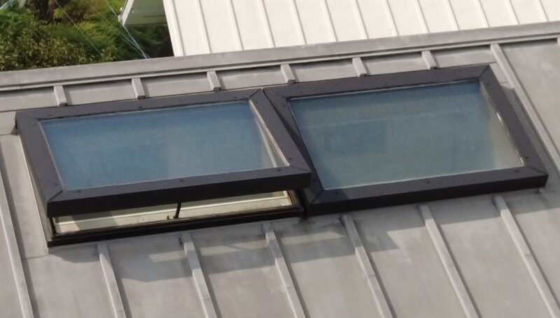 横浜市にて天窓からの雨漏り修理〈スーパーガルテクトを使用した屋根葺き替え〉 施工後