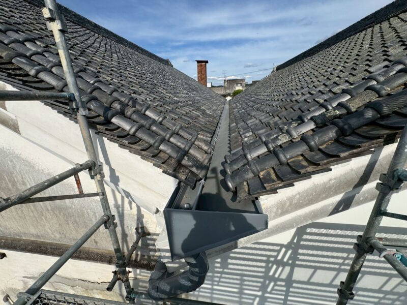 奈良県吉野郡にて雨漏り修理〈雨漏りを解消する大型加工樋の設置工事〉 施工後