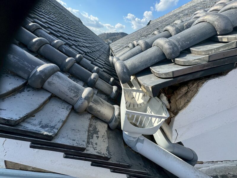 奈良県吉野郡にて雨漏り修理〈雨漏りを解消する大型加工樋の設置工事〉 施工後
