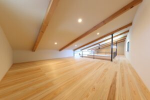 ロフトで雨漏りしやすい理由とは？原因箇所・対策・修理費用まで解説
